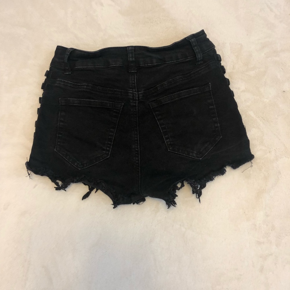 Shorts - Picture 3 of 3